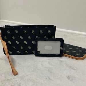 Dooney & Bourke Black and Tan Logo Wristlet Set